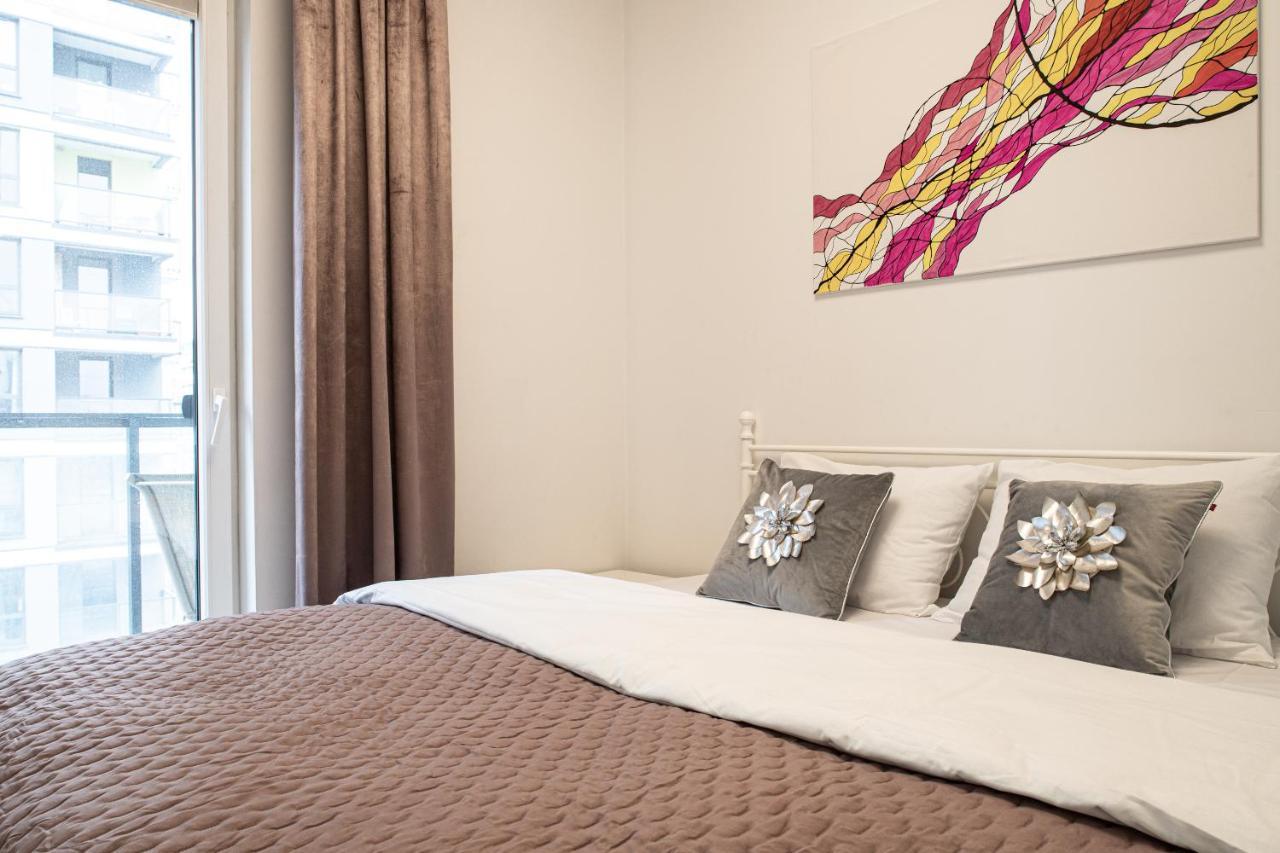 Wola Glamour Apartment Warszawa Exteriör bild