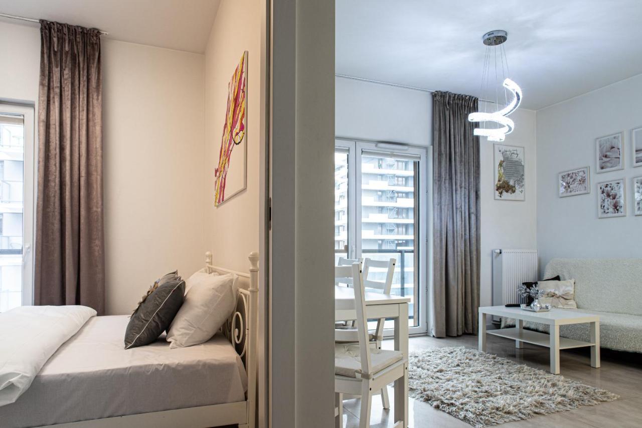 Wola Glamour Apartment Warszawa Exteriör bild